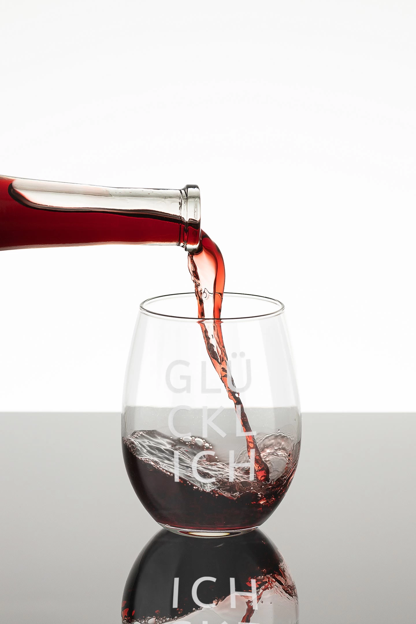 AffirmationsTrinkglas "GLÜCKLICH" Mit Hochwertiger Gravur 2 AffirmationsTrinkglas "GLÜCKLICH" Mit Hochwertiger Gravur – Bild 2