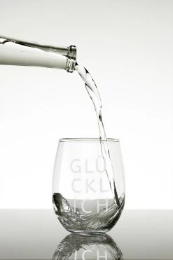 AffirmationsTrinkglas "GLÜCKLICH" Mit Hochwertiger Gravur