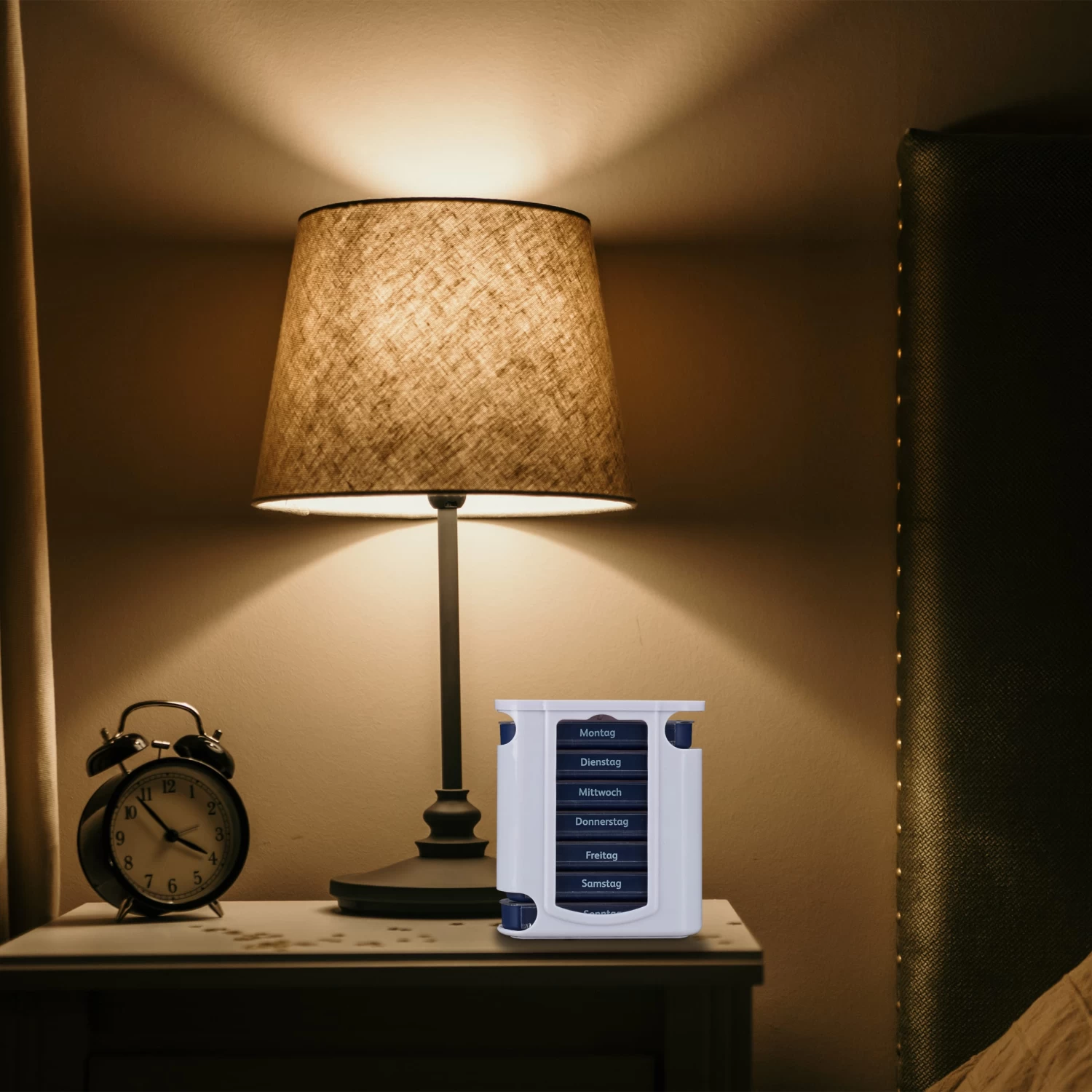 Pillendose In Weiß Bunt 2 Pillendose In Weiß Bunt – Bild 2