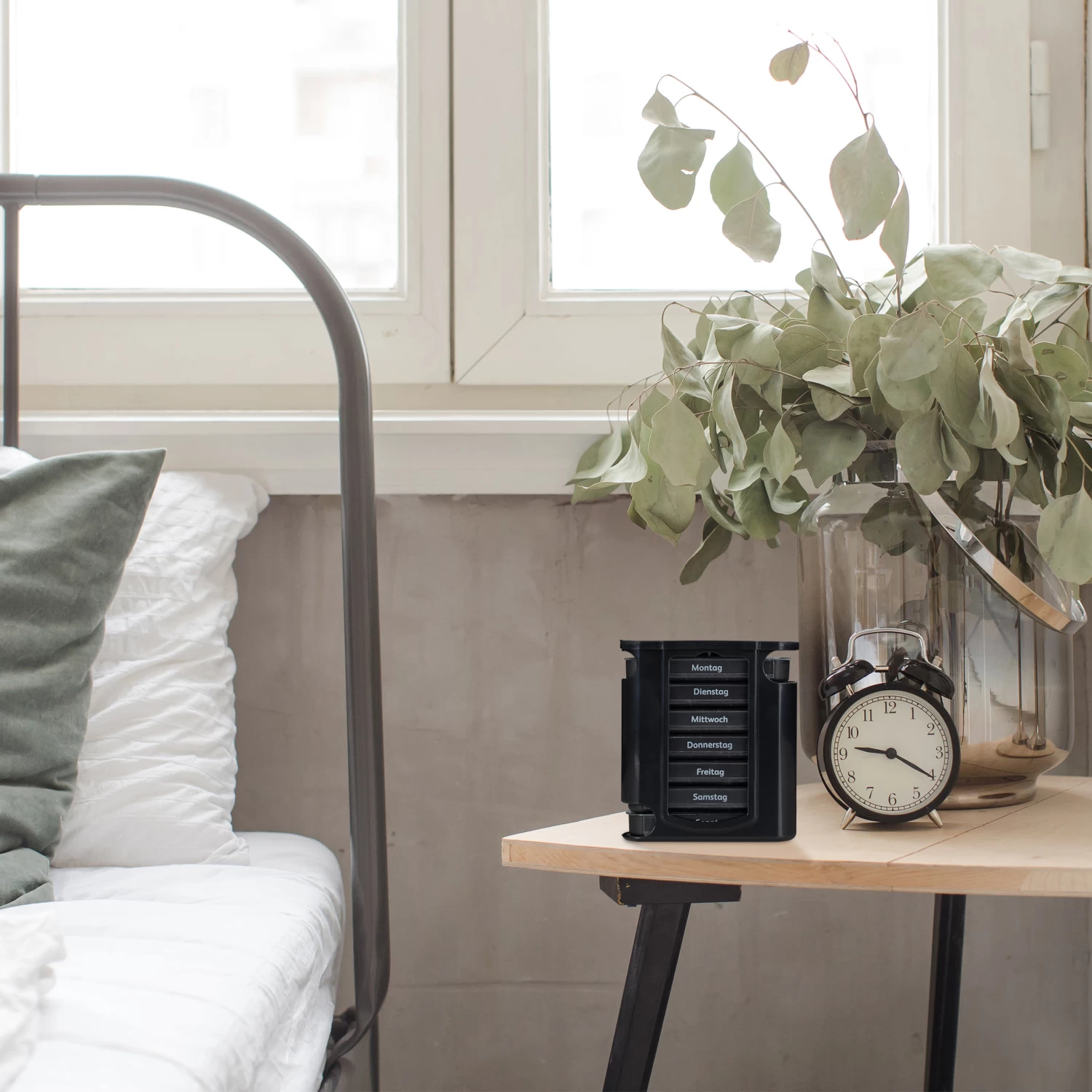 Pillendose In Weiß Bunt 3 Pillendose In Weiß Bunt – Bild 3